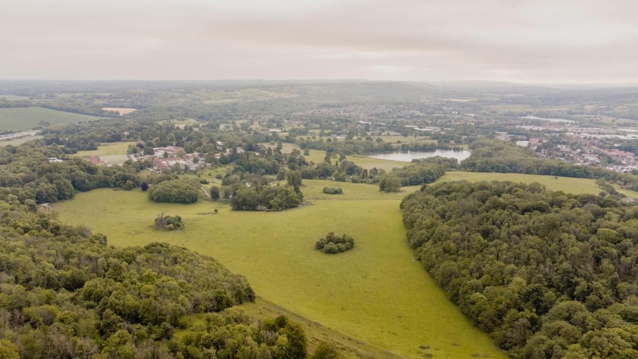 1 Bed Apartment - Redhill Central, Surrey, Gatwick #3 Εξωτερικό φωτογραφία