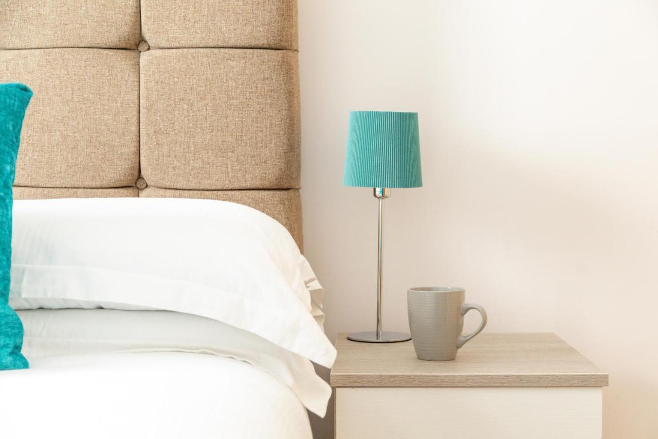 1 Bed Apartment - Redhill Central, Surrey, Gatwick #3 Εξωτερικό φωτογραφία