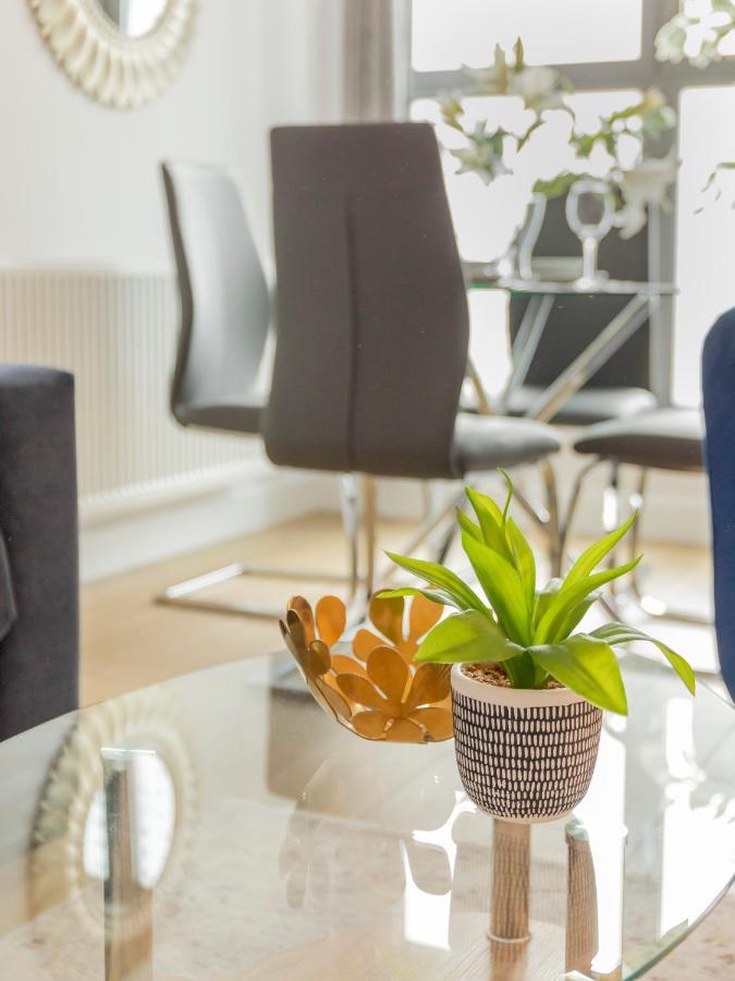 1 Bed Apartment - Redhill Central, Surrey, Gatwick #3 Εξωτερικό φωτογραφία