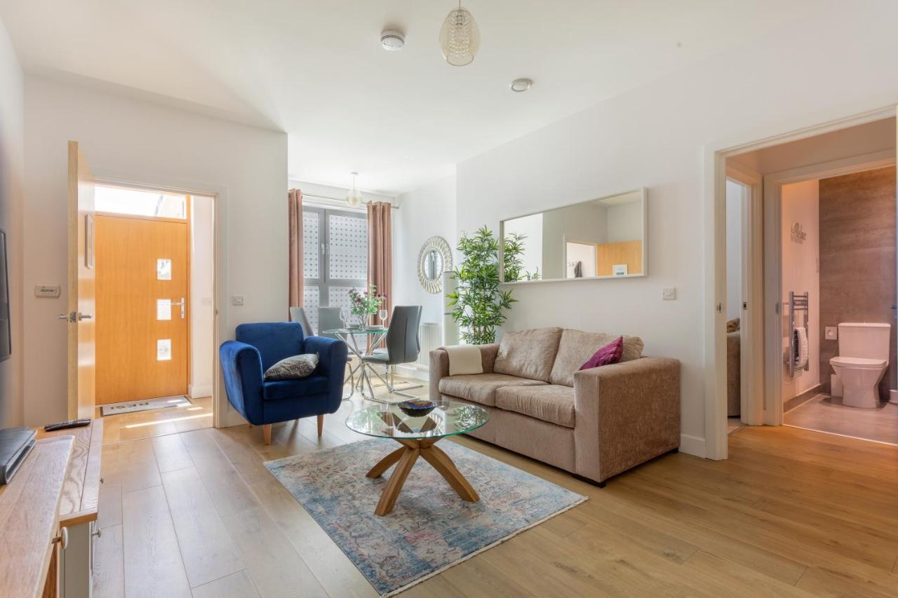 1 Bed Apartment - Redhill Central, Surrey, Gatwick #3 Εξωτερικό φωτογραφία