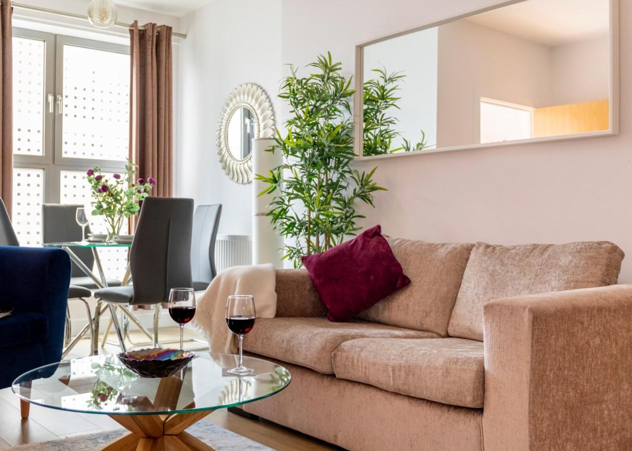 1 Bed Apartment - Redhill Central, Surrey, Gatwick #3 Εξωτερικό φωτογραφία